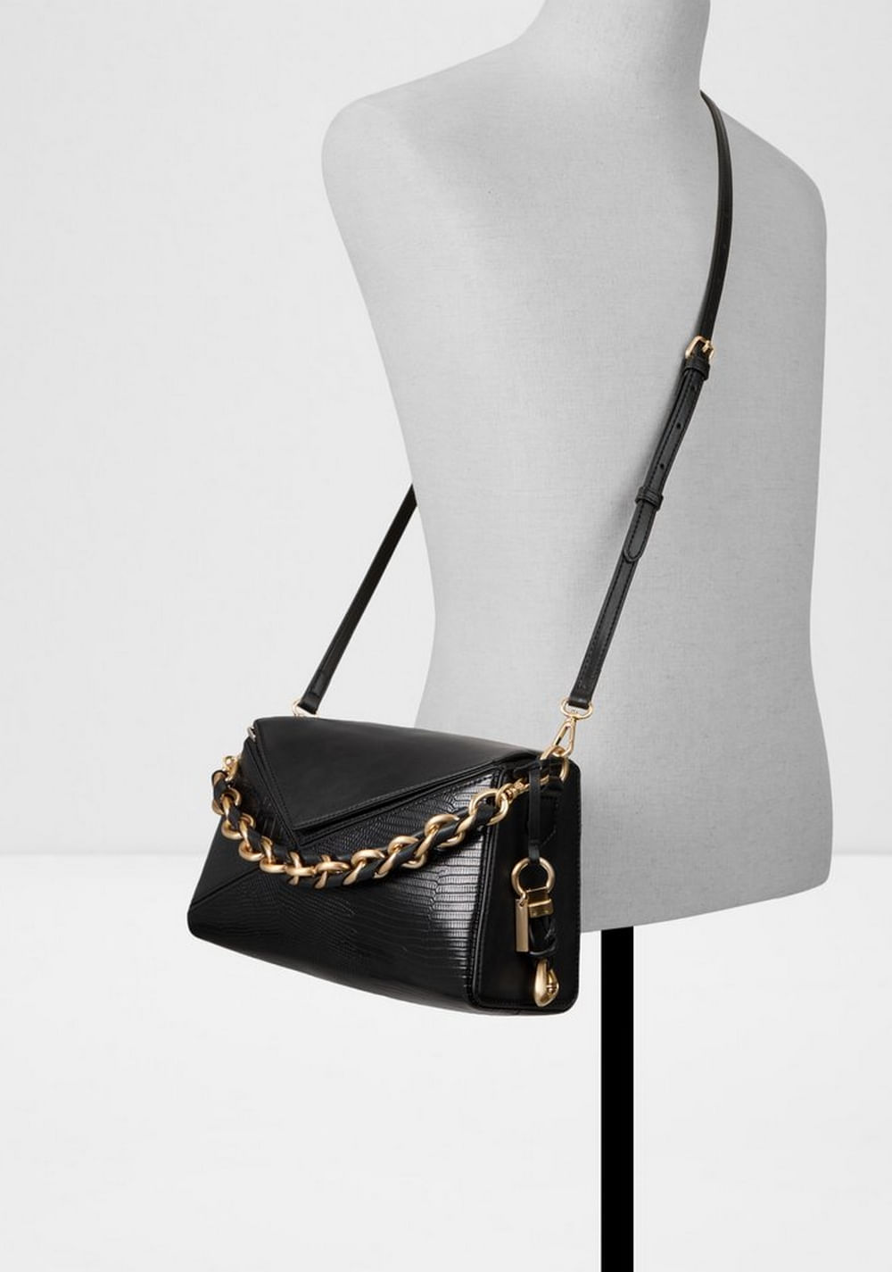 Cartera Bandolera Texturizada Leylani Aldo 4