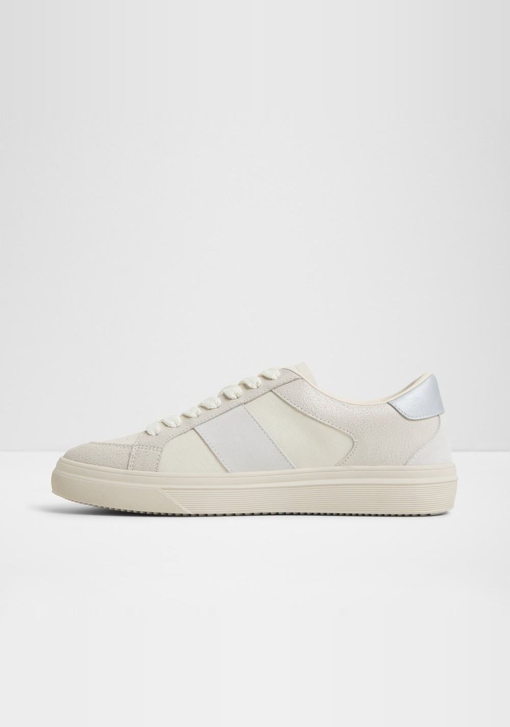 Zapatos Bajos con Bloques de Color Braxton Aldo 3