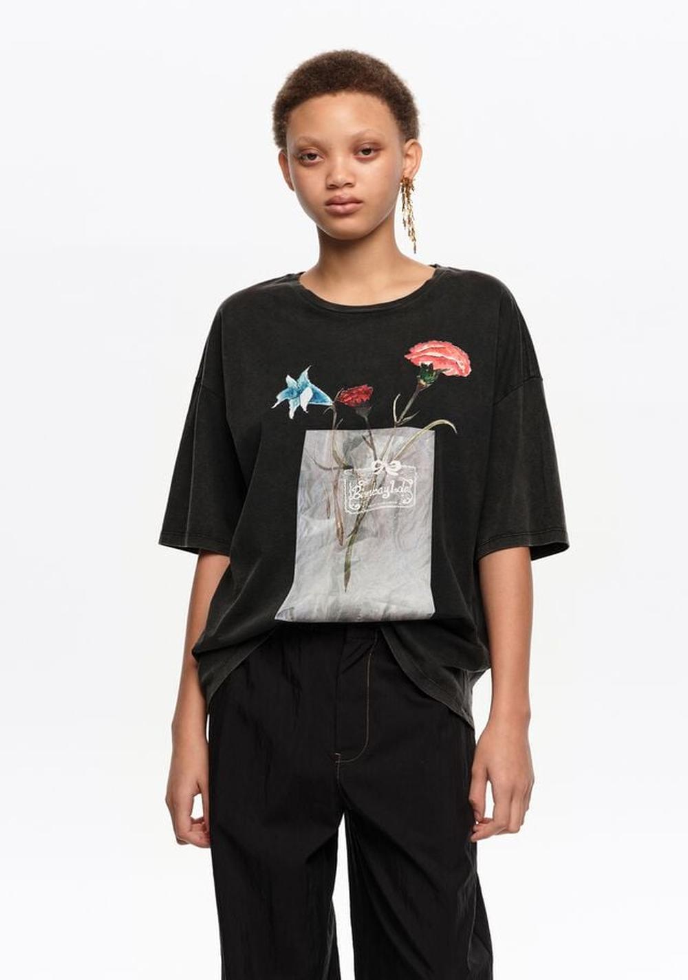 Camiseta con Logo Flores Bimba y Lola
