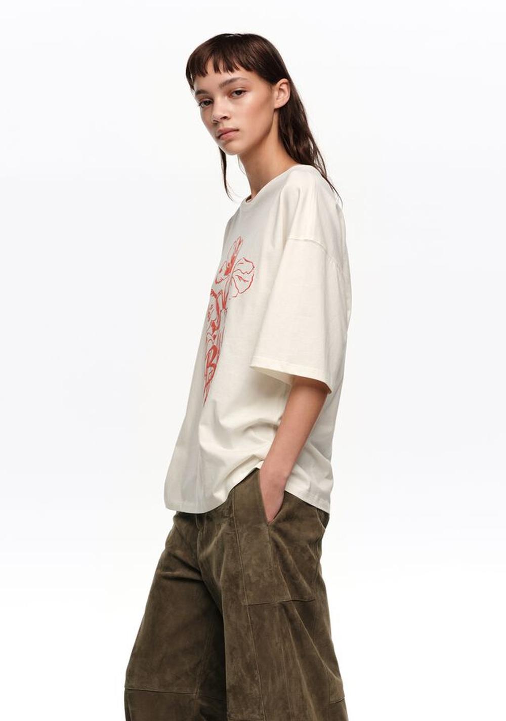 Camiseta con Logo Relieve Flores Bimba y Lola