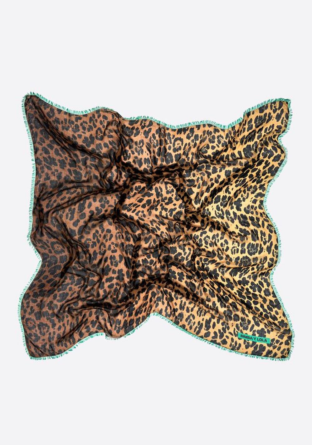 Chal Animal Print Degradado y Flecos Bimba y Lola