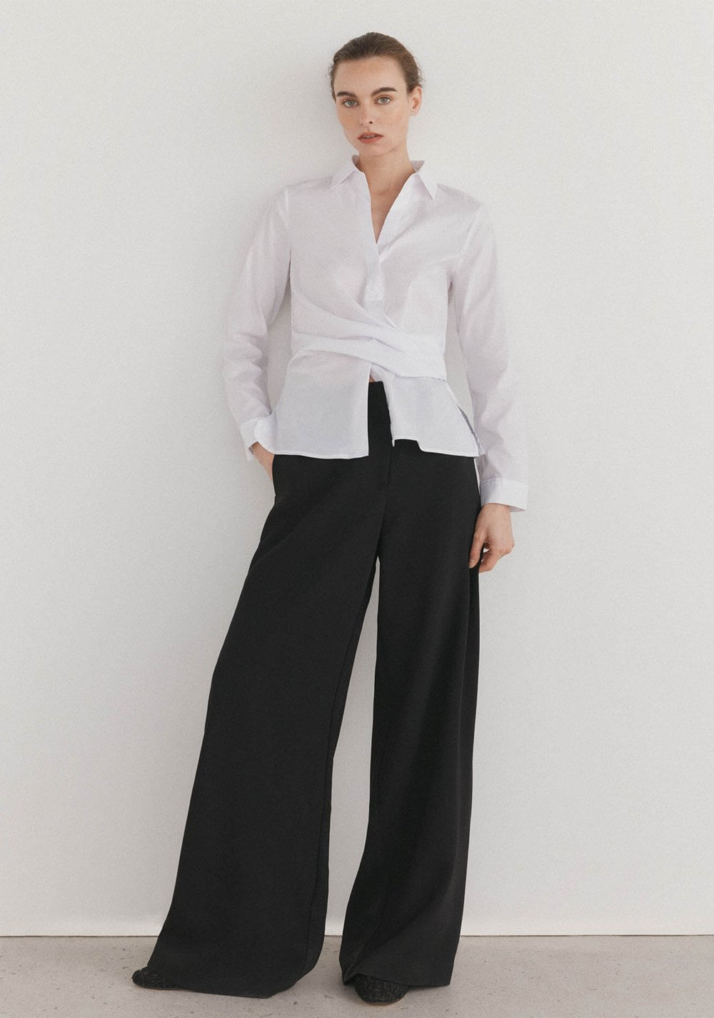 Camisa de Cuello Solapa con Escote Pico Cortefiel 5