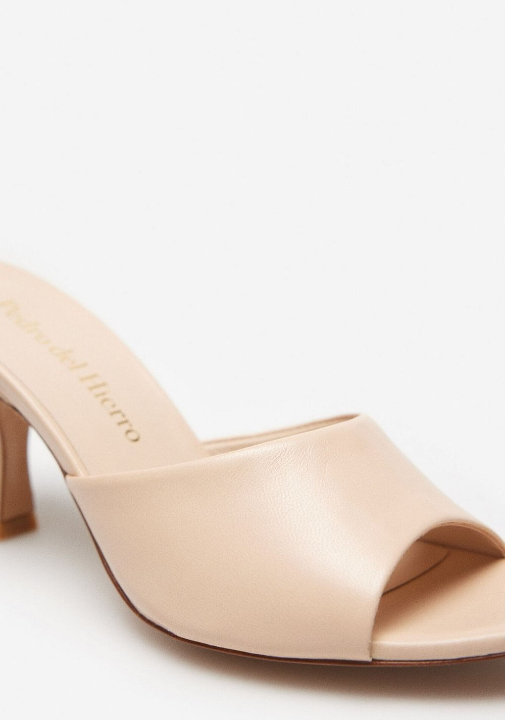 Sandalia Tacón Mule Peep-toe de Piel Cortefiel 4