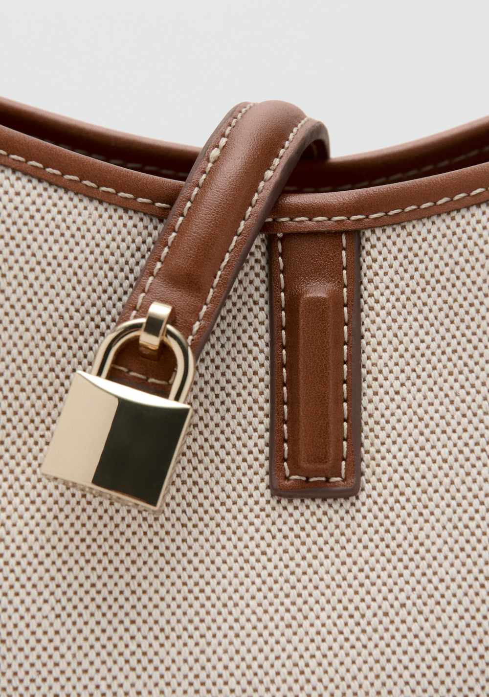 Cartera Bucket Canvas Contraste Mango 4