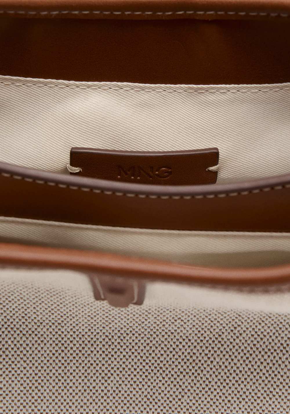 Cartera Bucket Canvas Contraste Mango 5