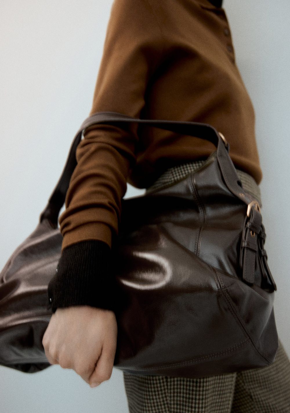 Cartera de Hombro Detalle Hebillas Mango 3