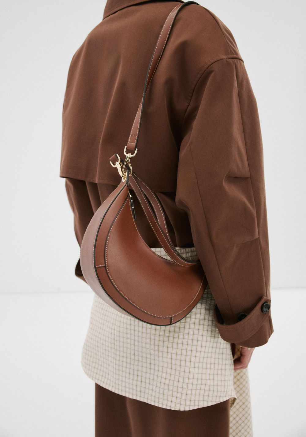 Cartera de Hombro Ovalado Mango 7