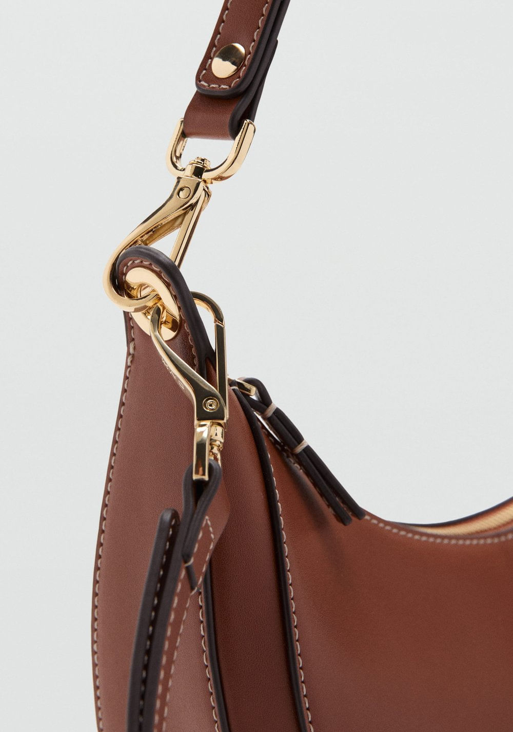 Cartera de Hombro Ovalado Mango 3