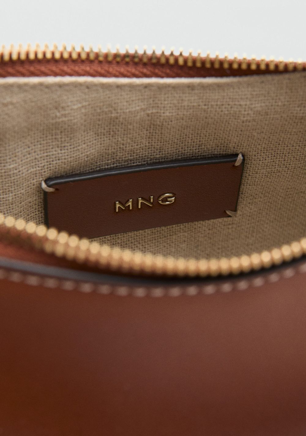 Cartera de Hombro Ovalado Mango 4