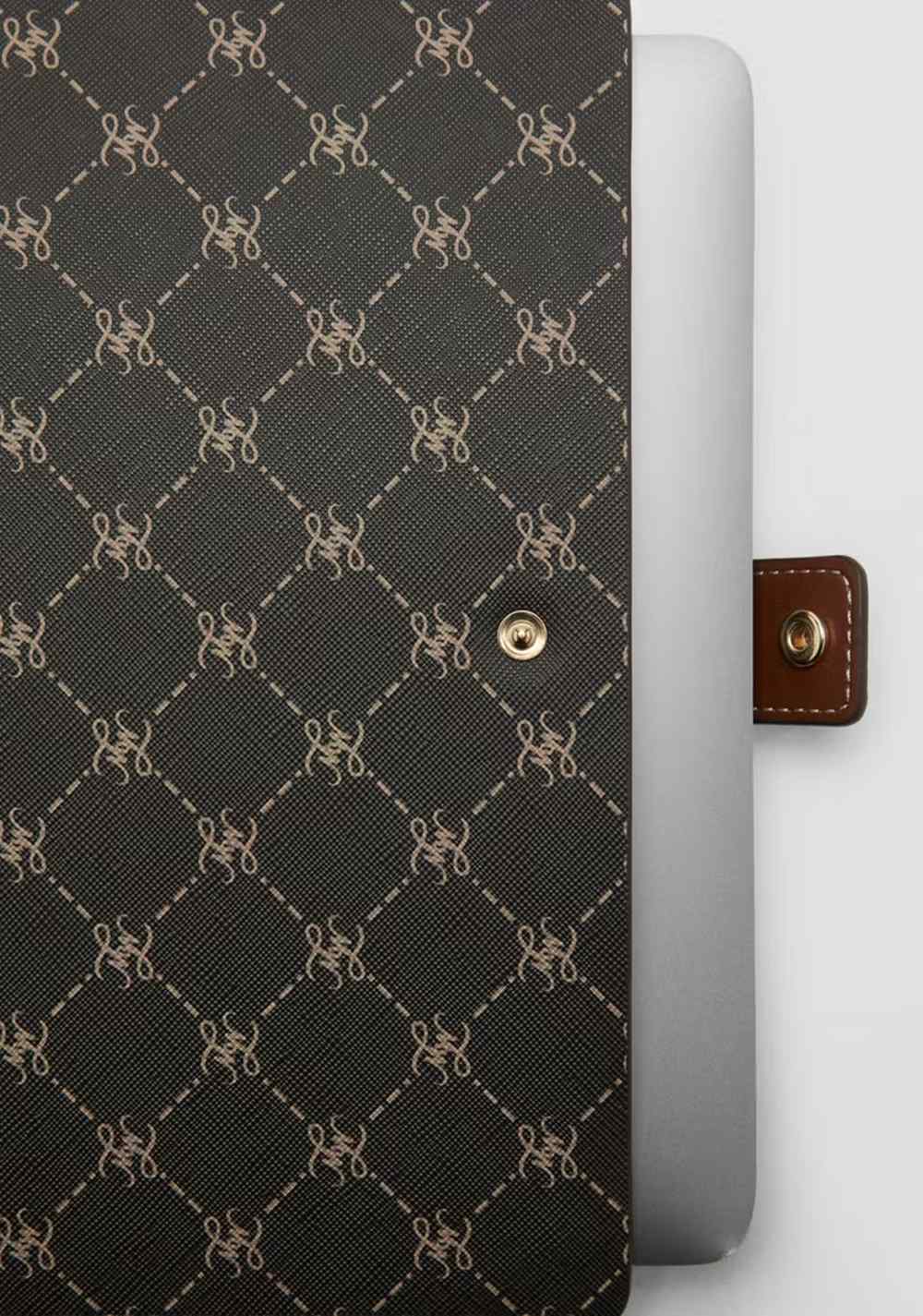 Funda Portátil Estampado Logo Mango 3