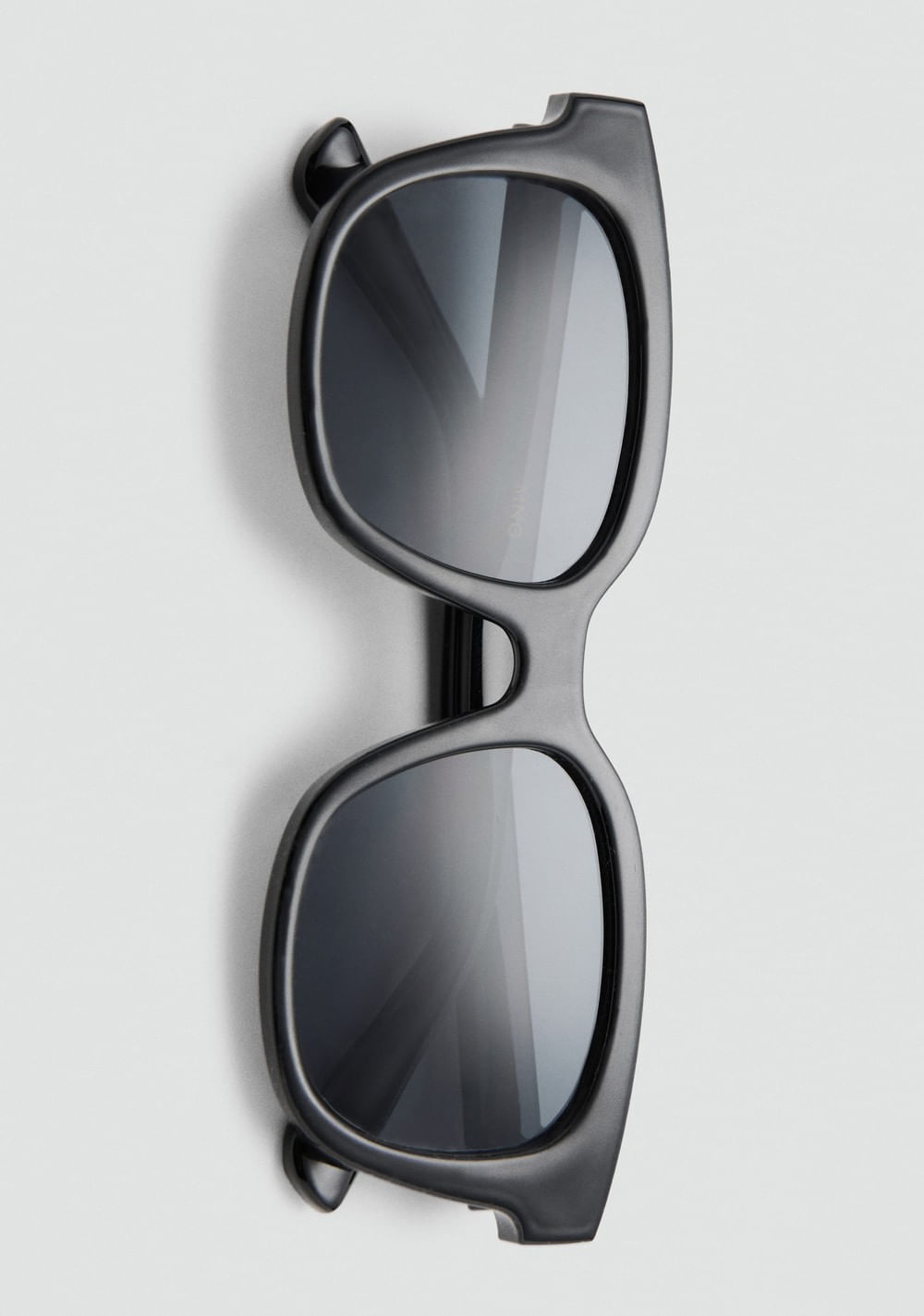 Lentes de Sol Montura Cuadrada Mango 3