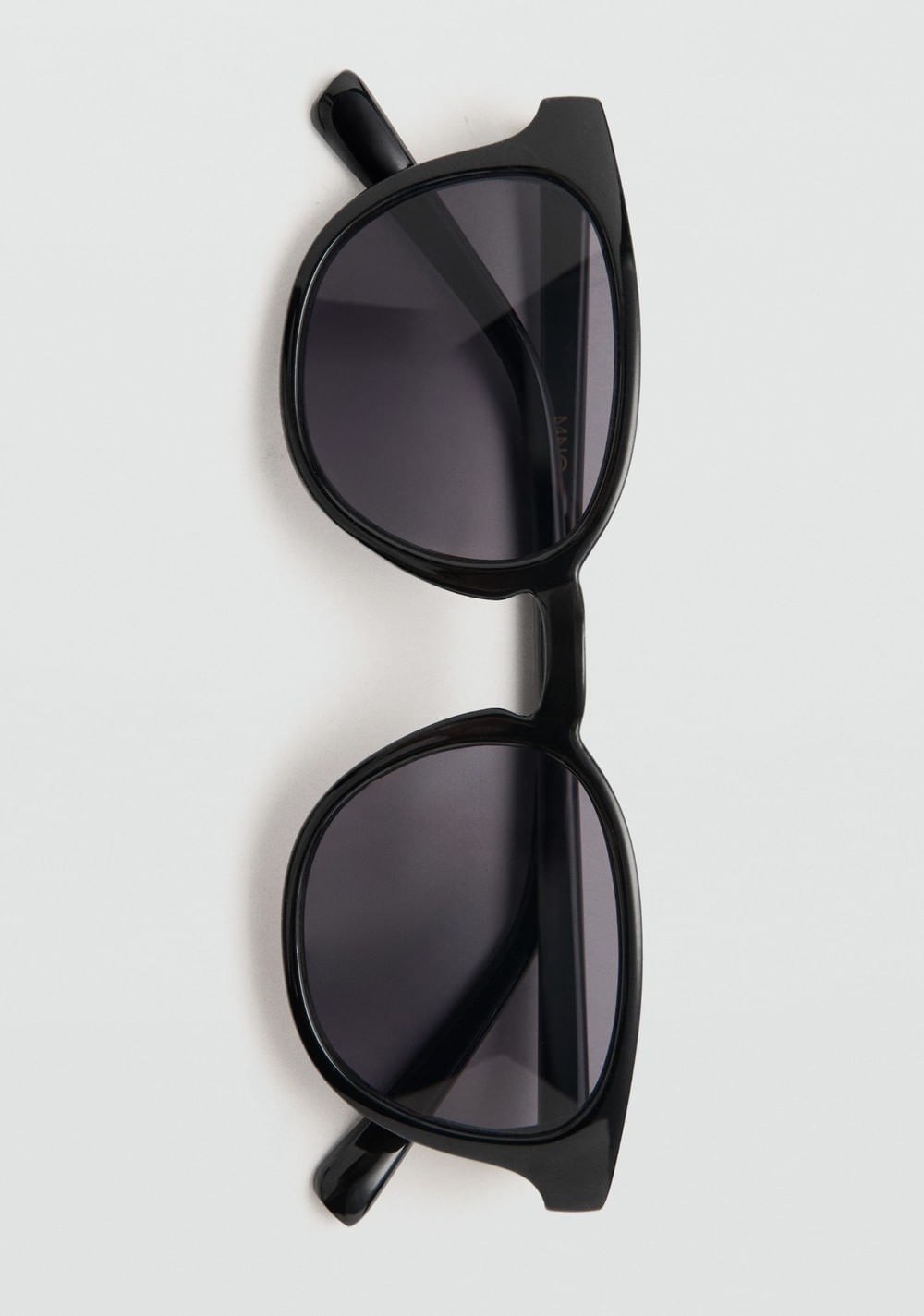 Lentes de Sol Montura Redonda Mango 4