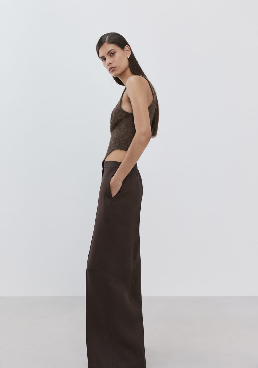 Pantalón Lyocell Tiro Alto Mango 9