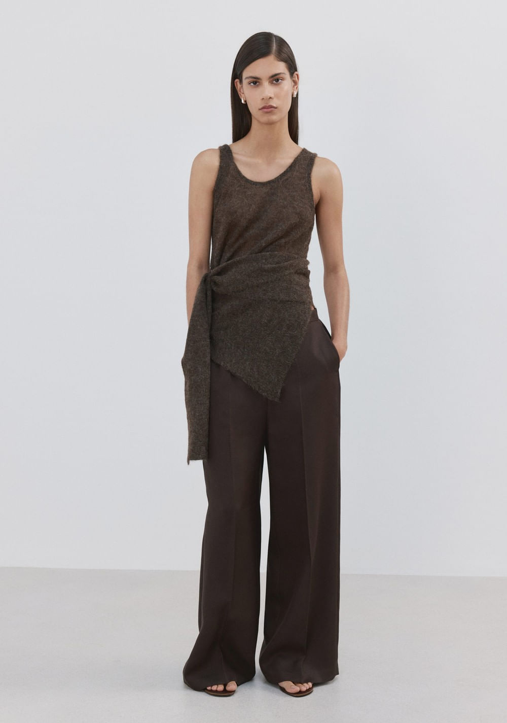 Pantalón Lyocell Tiro Alto Mango 2