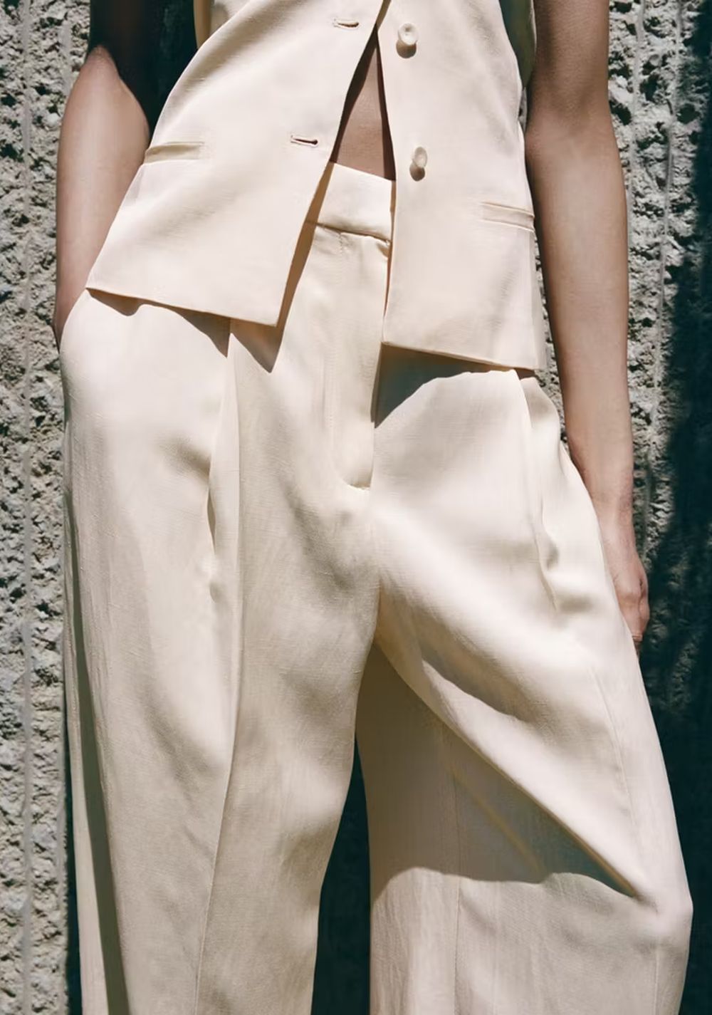 Pantalón Recto Pinzas Lino Mango 4