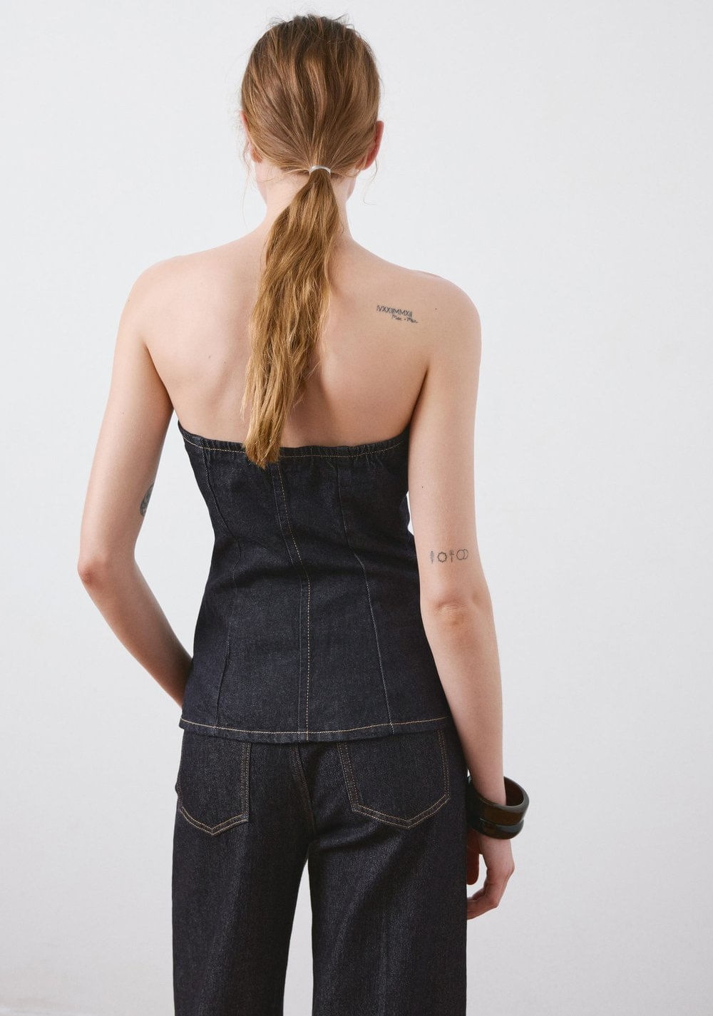 Top Denim Palabra de Honor Mango 3