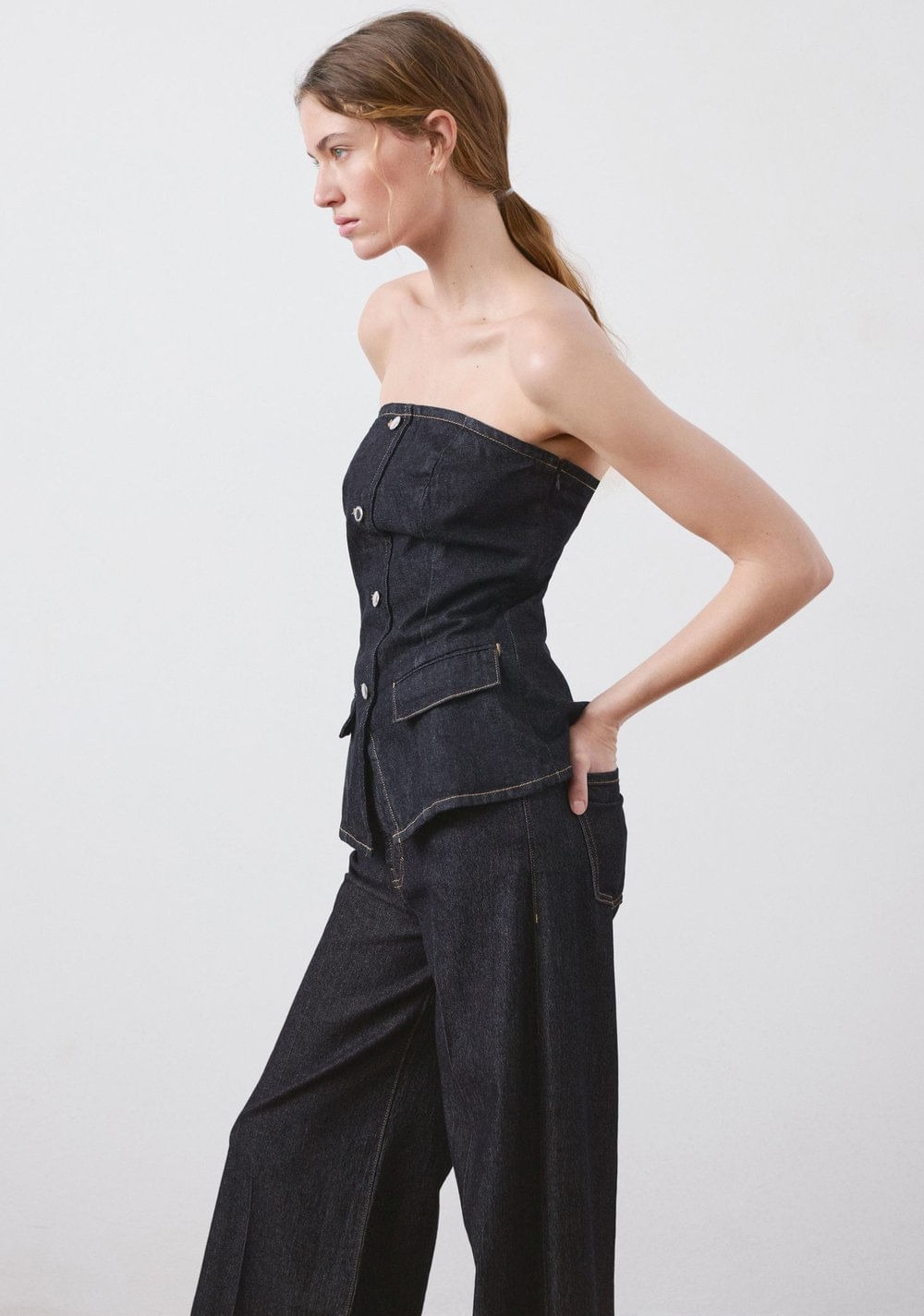 Top Denim Palabra de Honor Mango 5