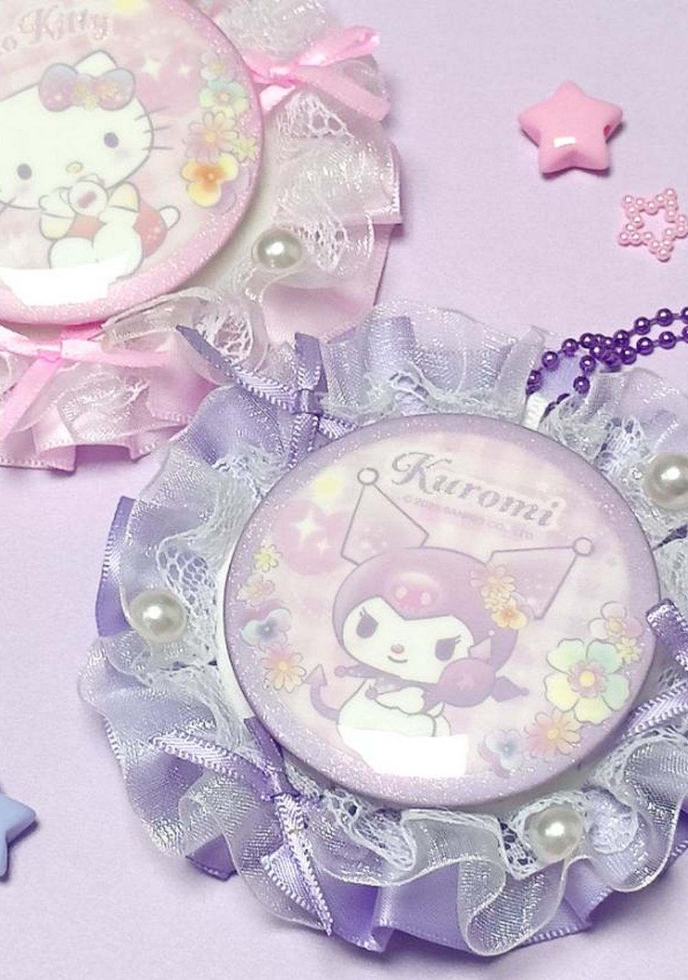 Llavero con Insignia Hello Kitty Flower Language Miniso