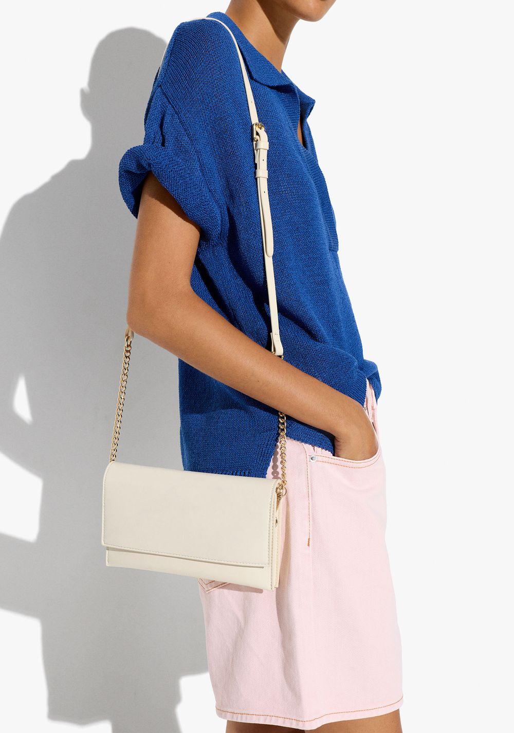 Cartera Bandolera Lisa con Solapa Parfois 2
