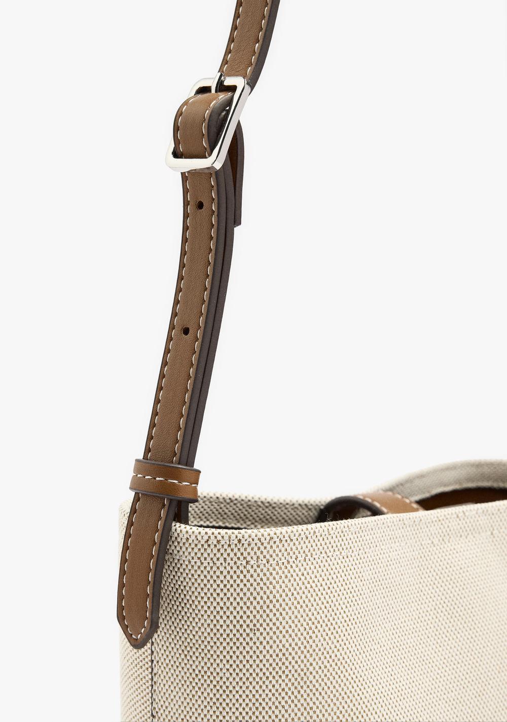 Cartera Bombonera de Lona con Bolsa Removible Parfois 3