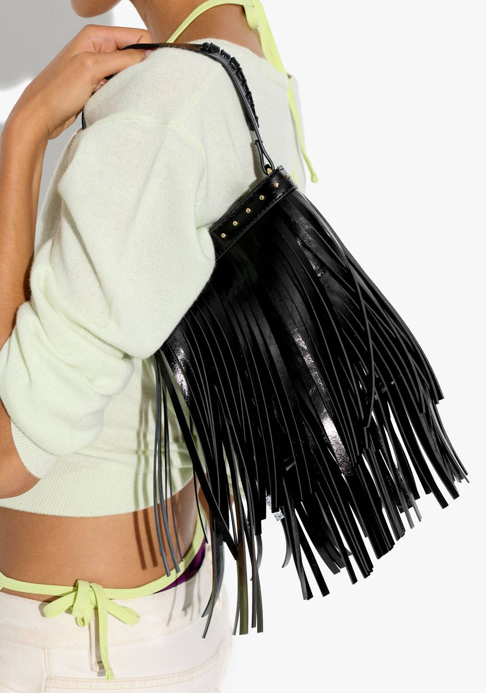 Cartera Bombonera con Tachuelas y Flecos Parfois 2