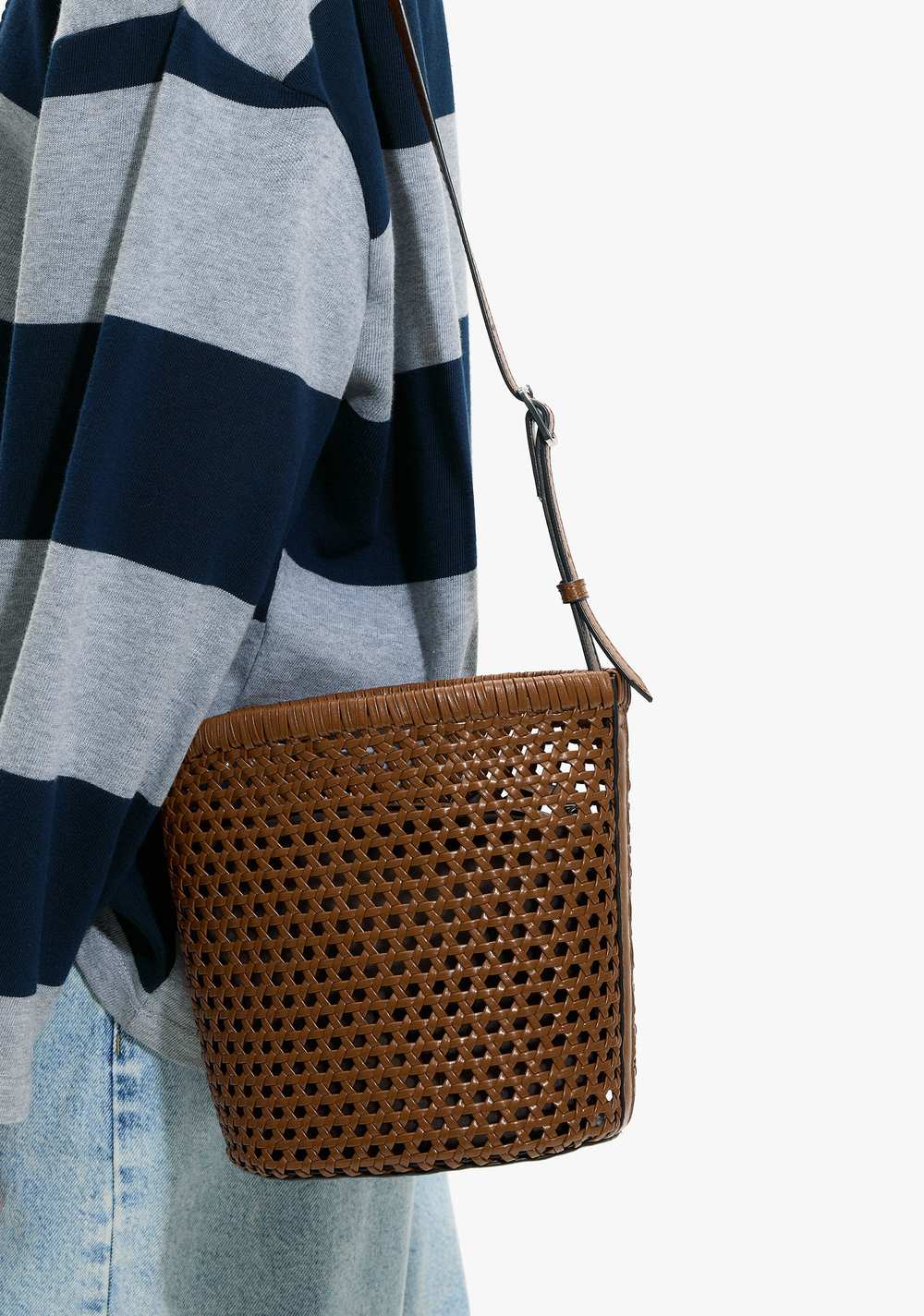 Cartera Bombonera Trenzado con Bolso Removible Parfois 2