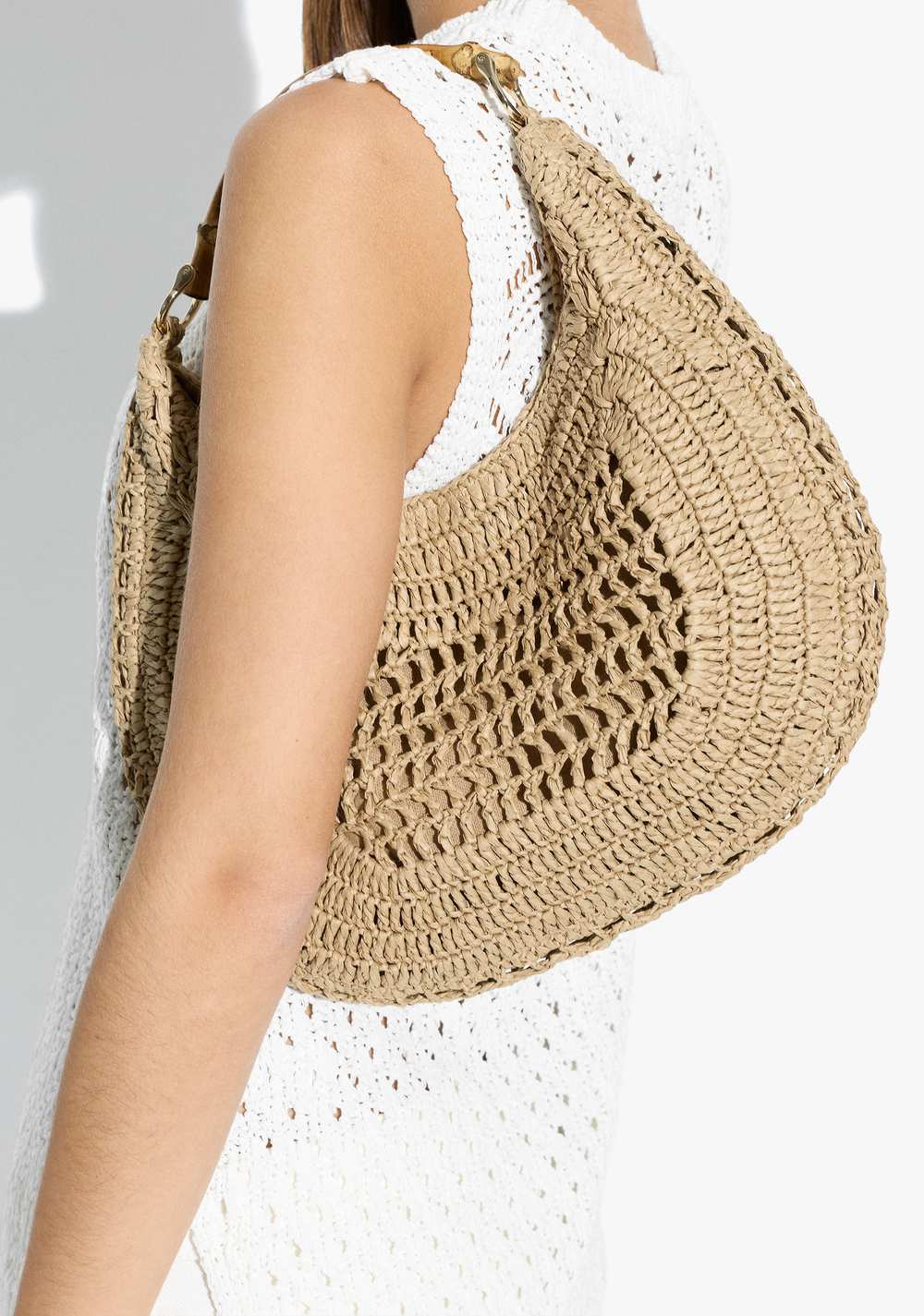 Cartera Hobo Efecto Rafia con Bambú Parfois 2
