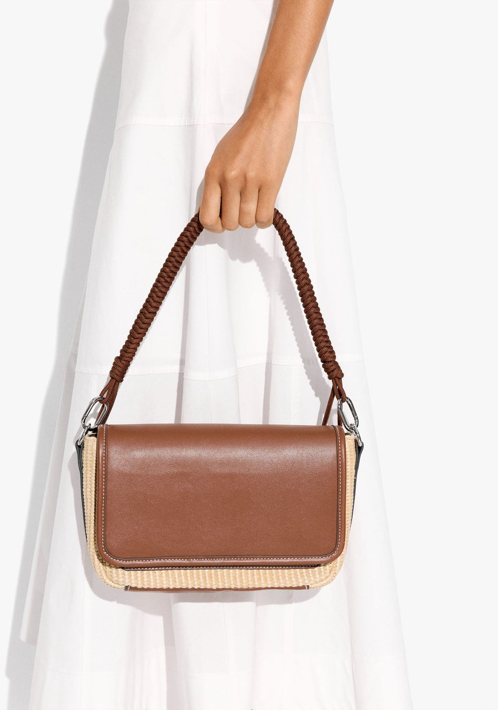 Cartera de Mano con Bandolera Efecto Rafia Parfois 2