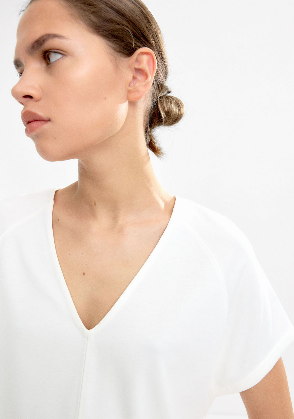 Camiseta Clásica Cuello Pico Parfois 4