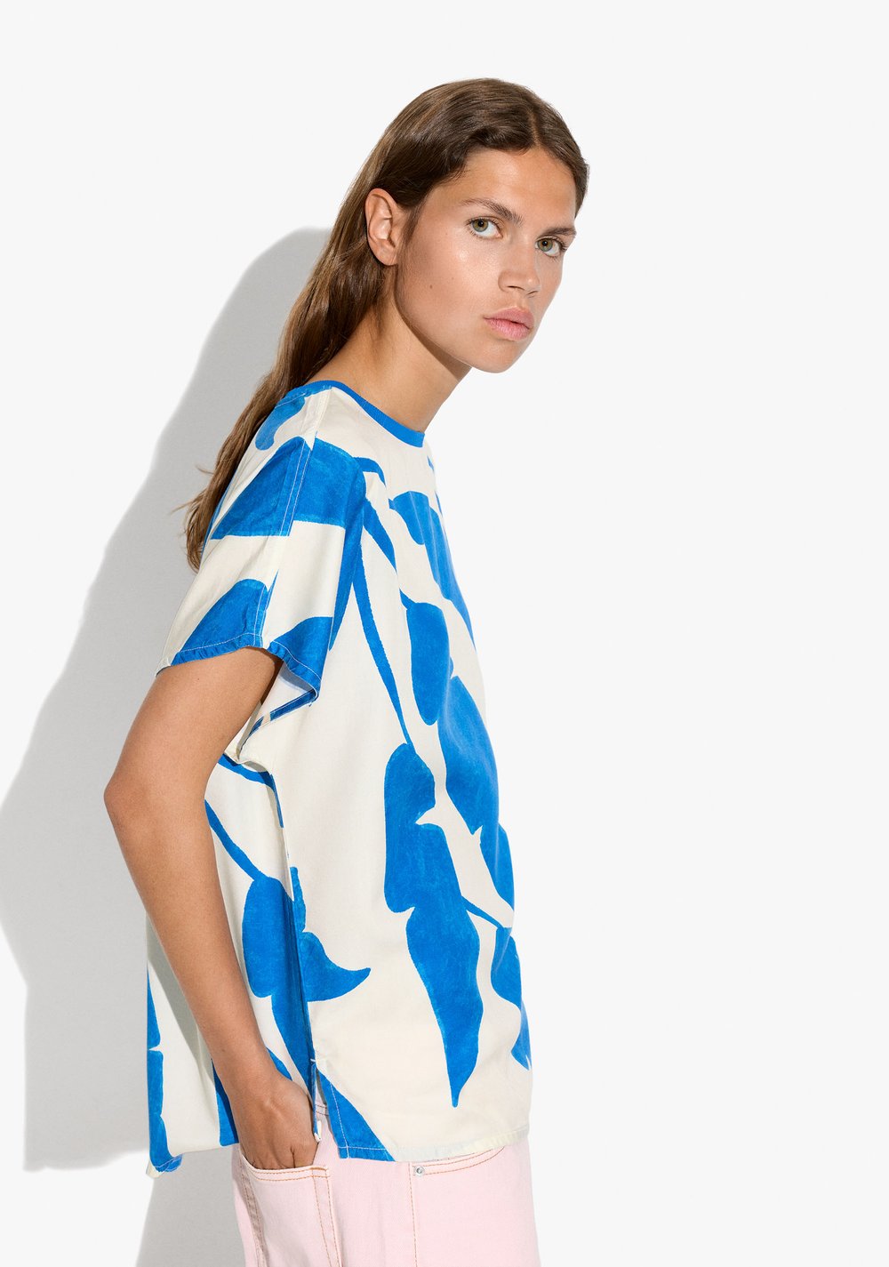 Camiseta Estampado de Hojas Parfois 2