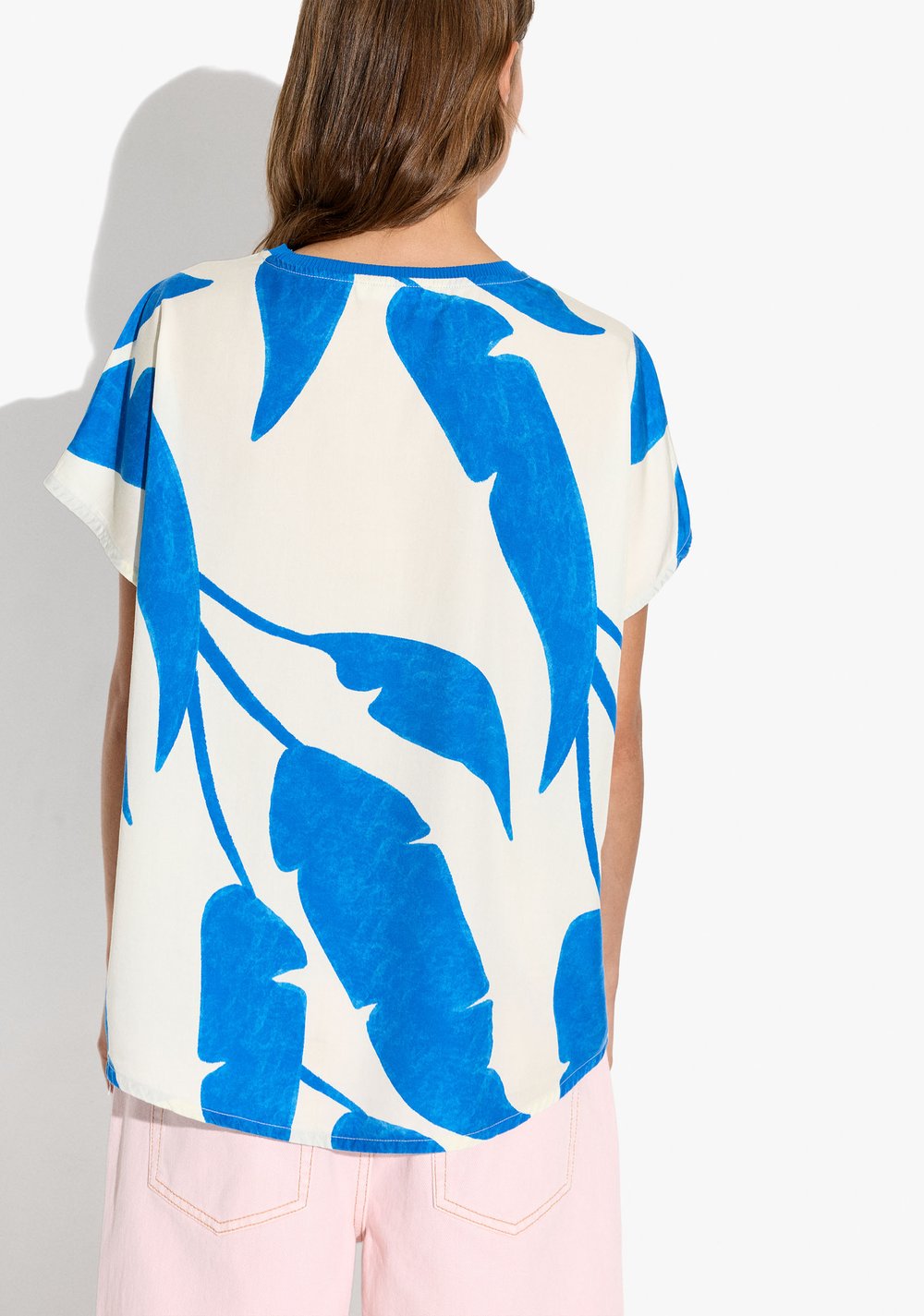 Camiseta Estampado de Hojas Parfois 3