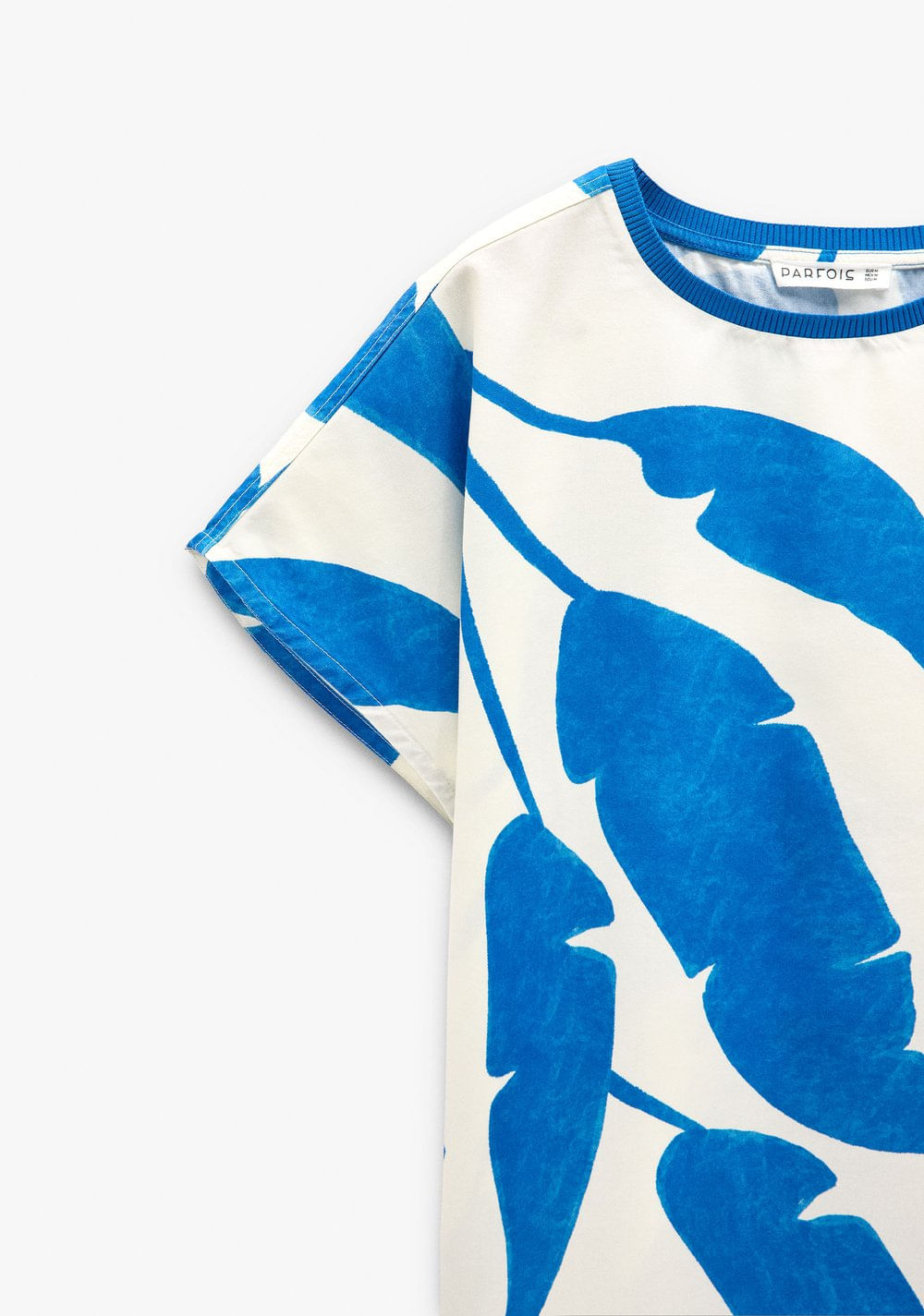 Camiseta Estampado de Hojas Parfois 6