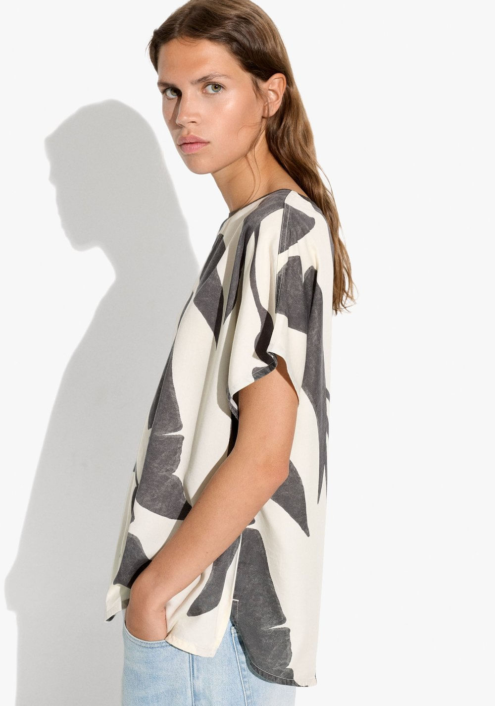 Camiseta Estampado de Hojas Parfois 2