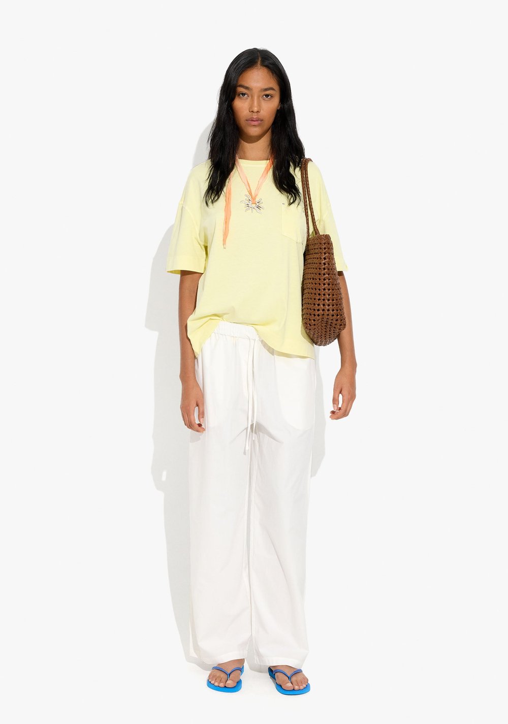 Camiseta Lisa con Bolsillo Parfois 5