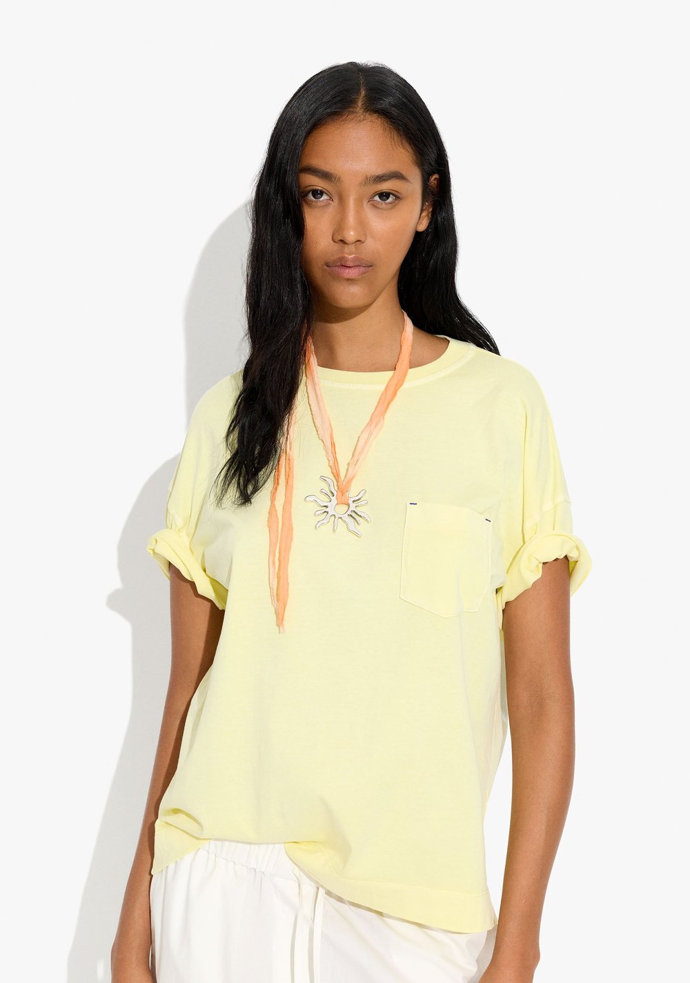 Camiseta Lisa con Bolsillo Parfois Imagen Principal