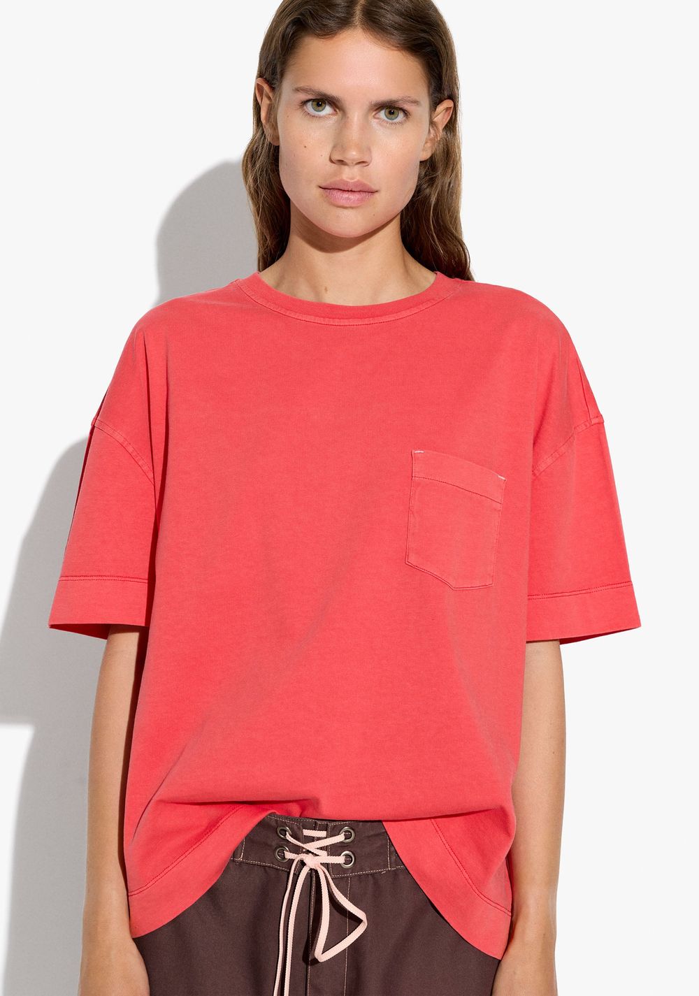 Camiseta Lisa con Bolsillo Parfois Imagen Principal