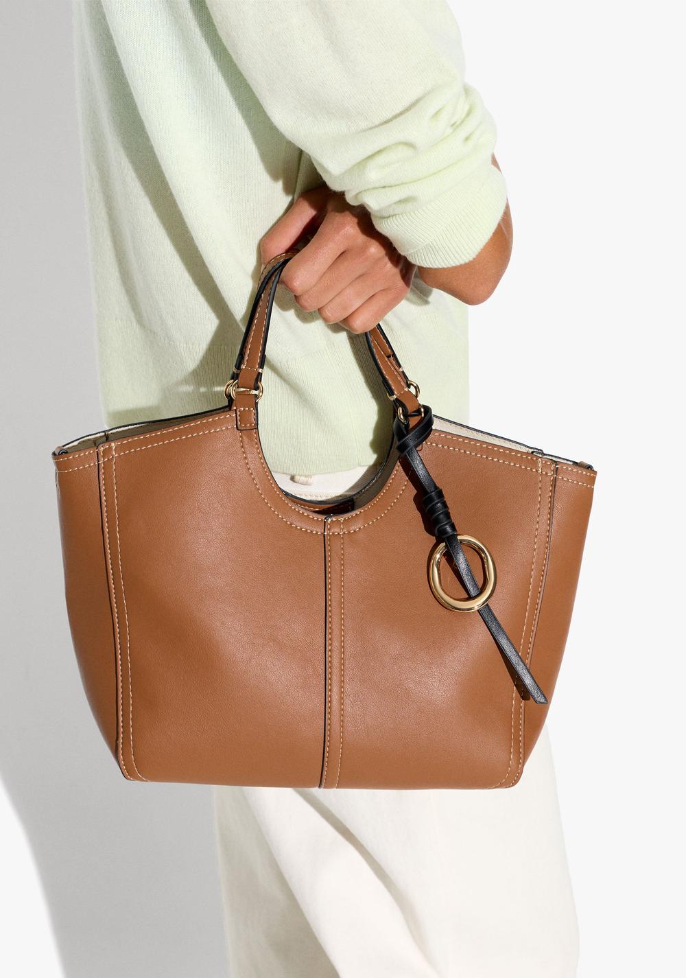 Cartera Shopper con Pespuntes M y Penduro Parfois 2