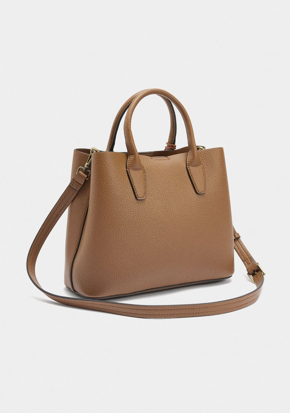 Cartera Tote con Textura y Colgante Parfois 4