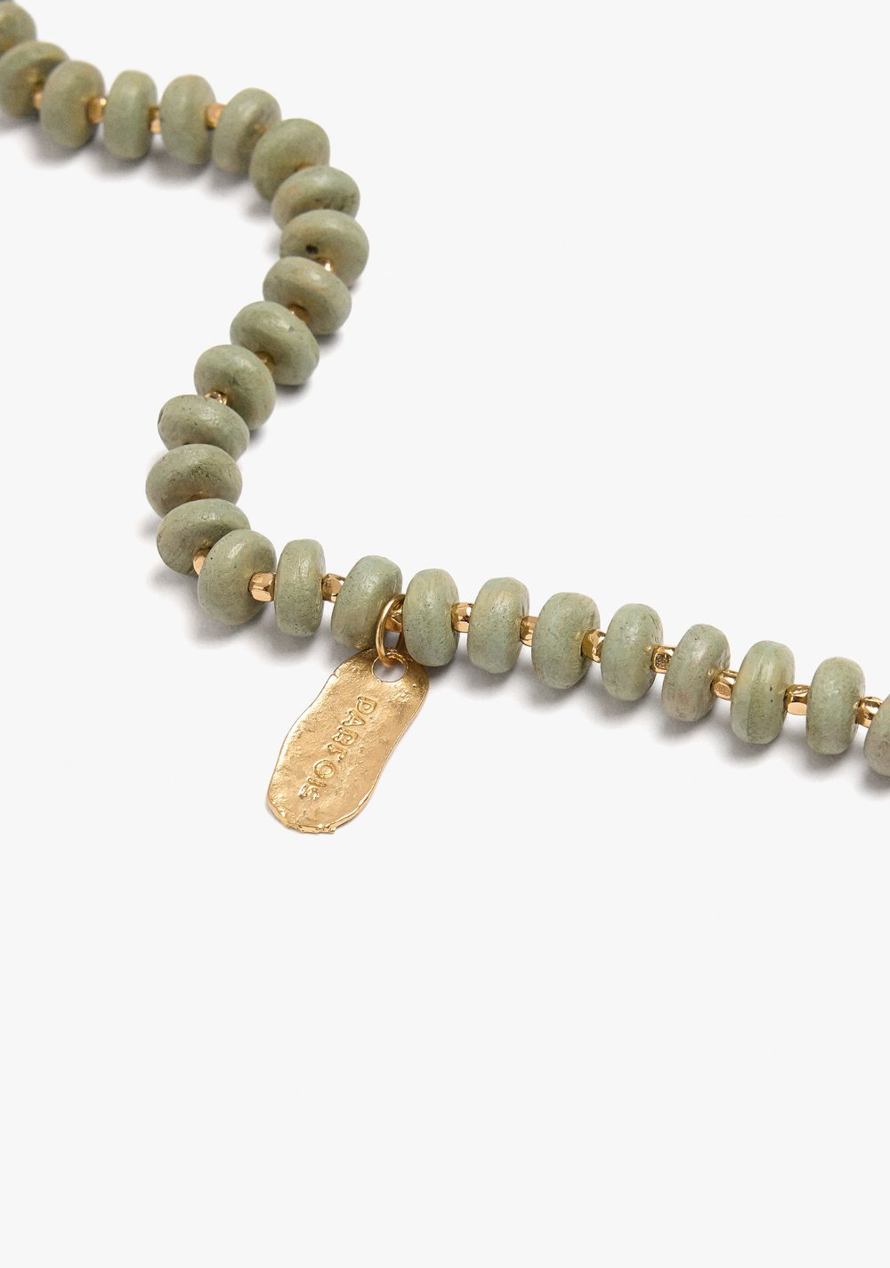 Collar Cuentas de Madera con Borla y Conchas Parfois 4