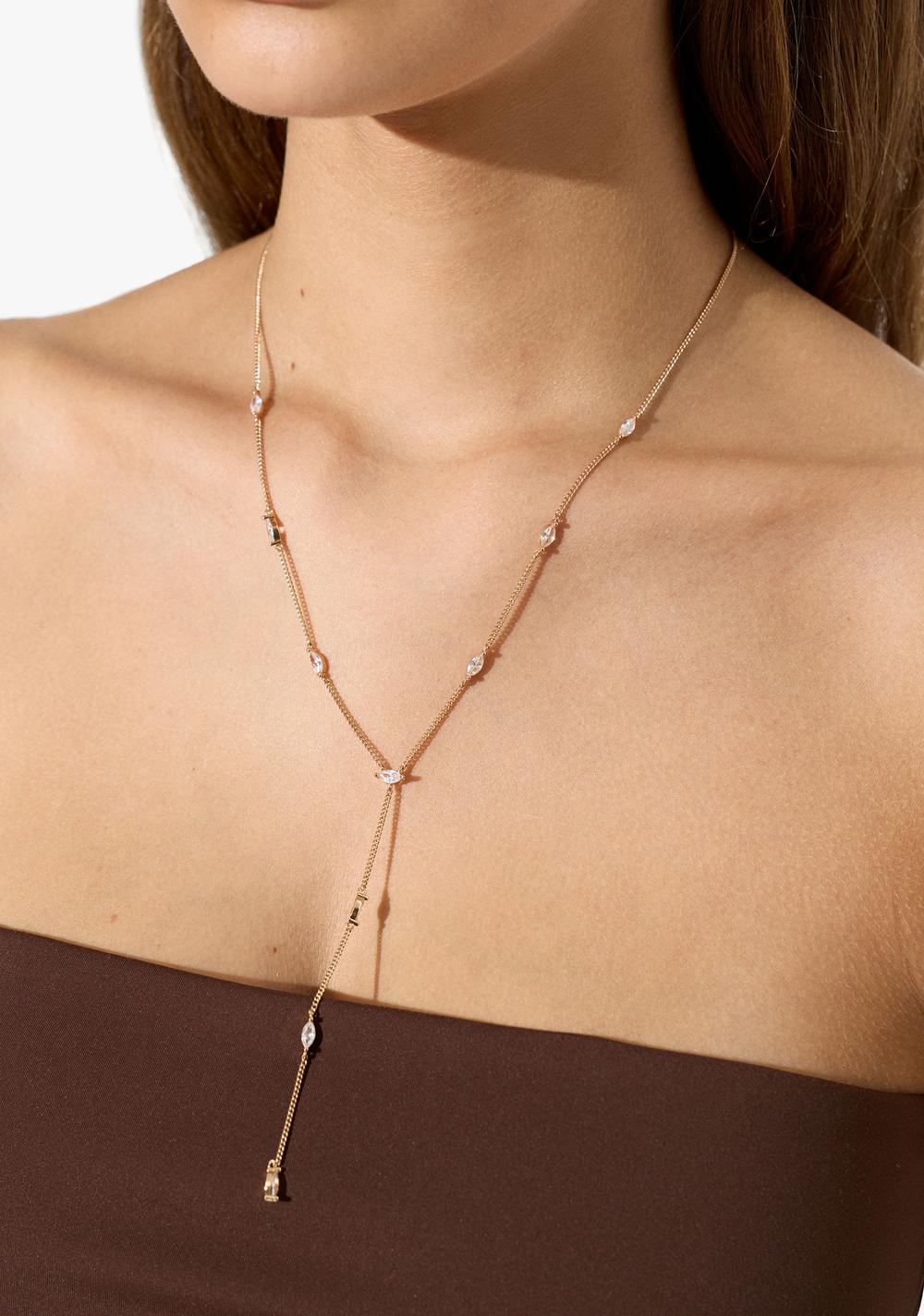 Collar Largo con Circonitas Parfois 2