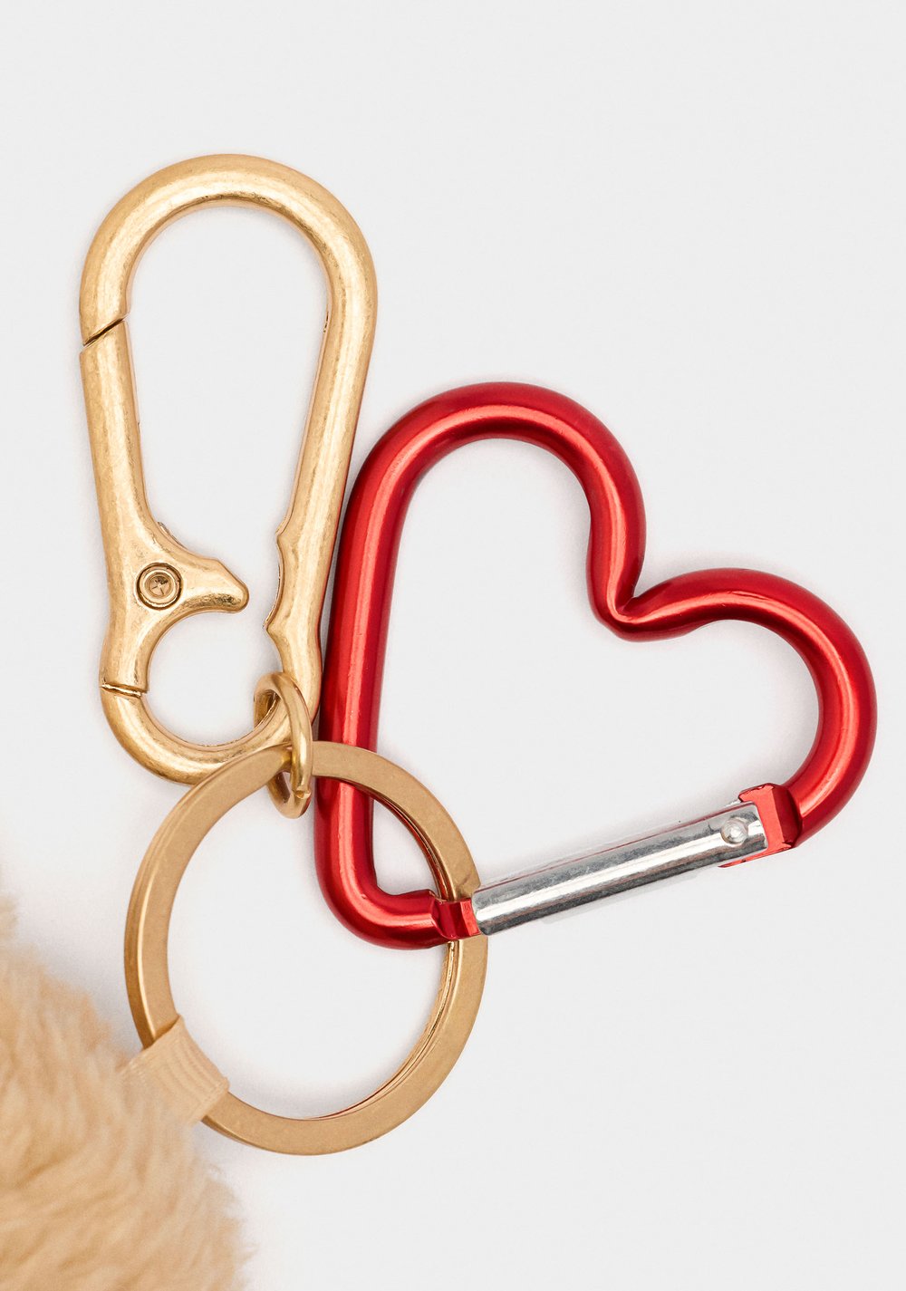 Llavero Charm de Osa con Collar de Perlas Parfois 4