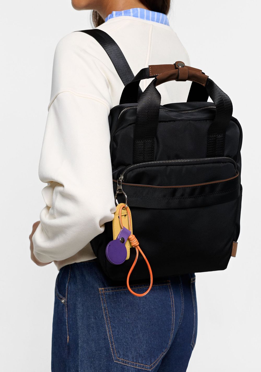 Morral Clásica de Nylon con Penduro Parfois 2