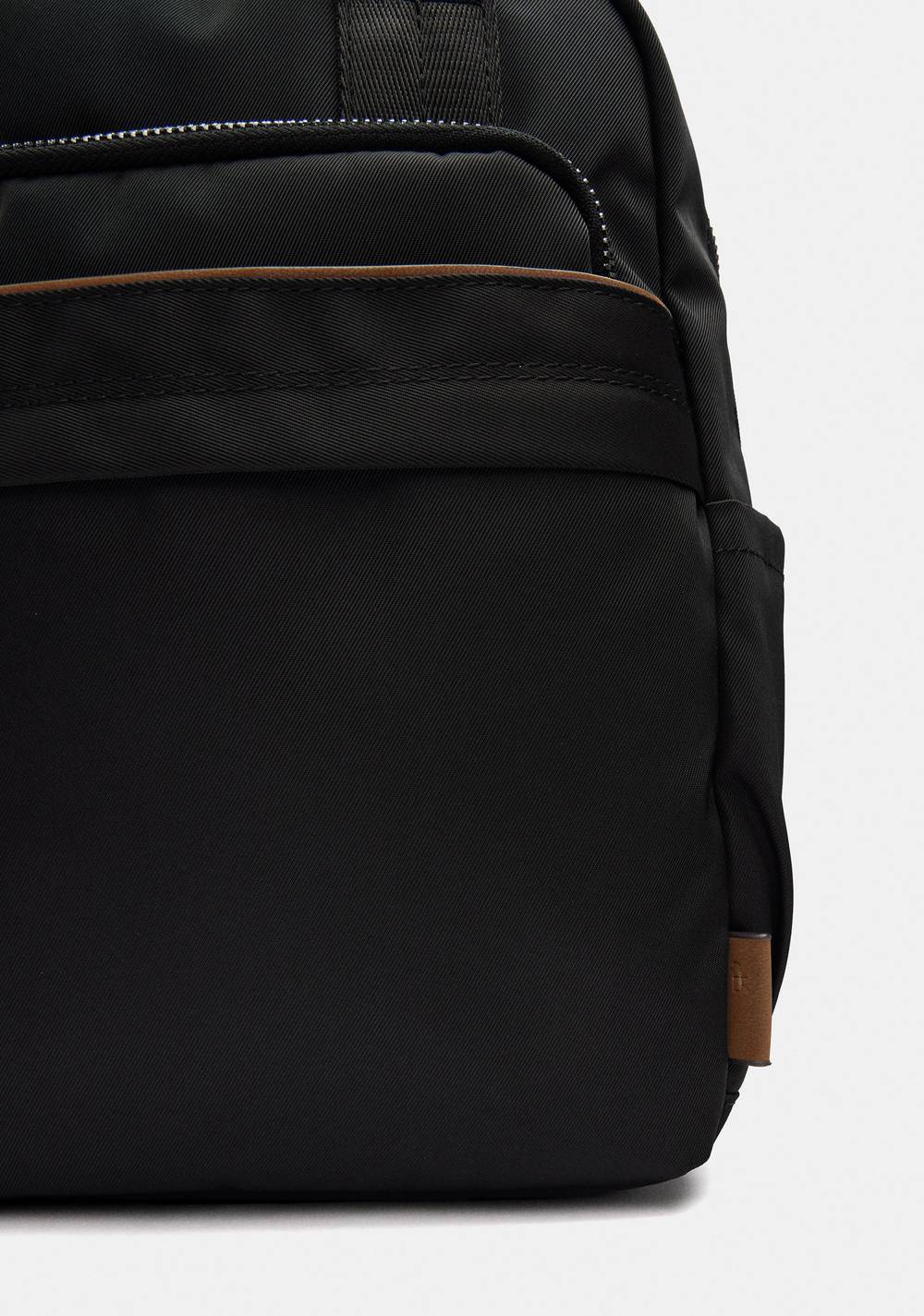 Morral Clásica de Nylon con Penduro Parfois 3