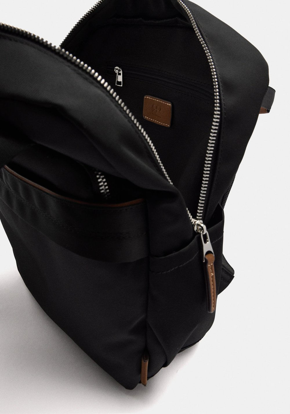 Morral Clásica de Nylon con Penduro Parfois 5