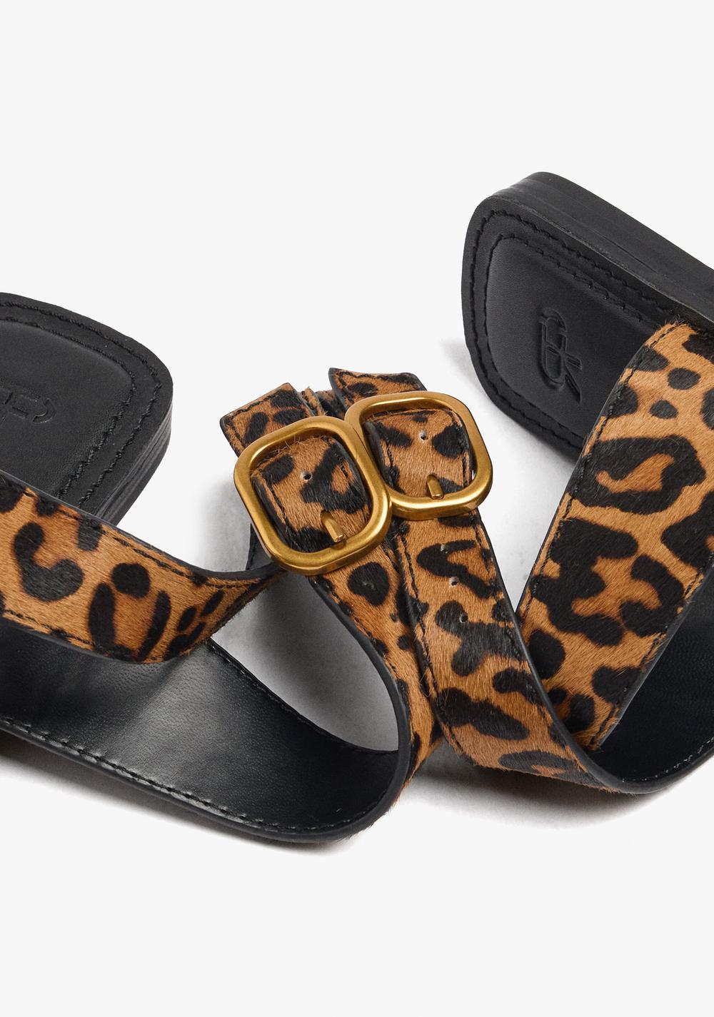 Sandalias Planas de Piel Estampado Animal Parfois 6