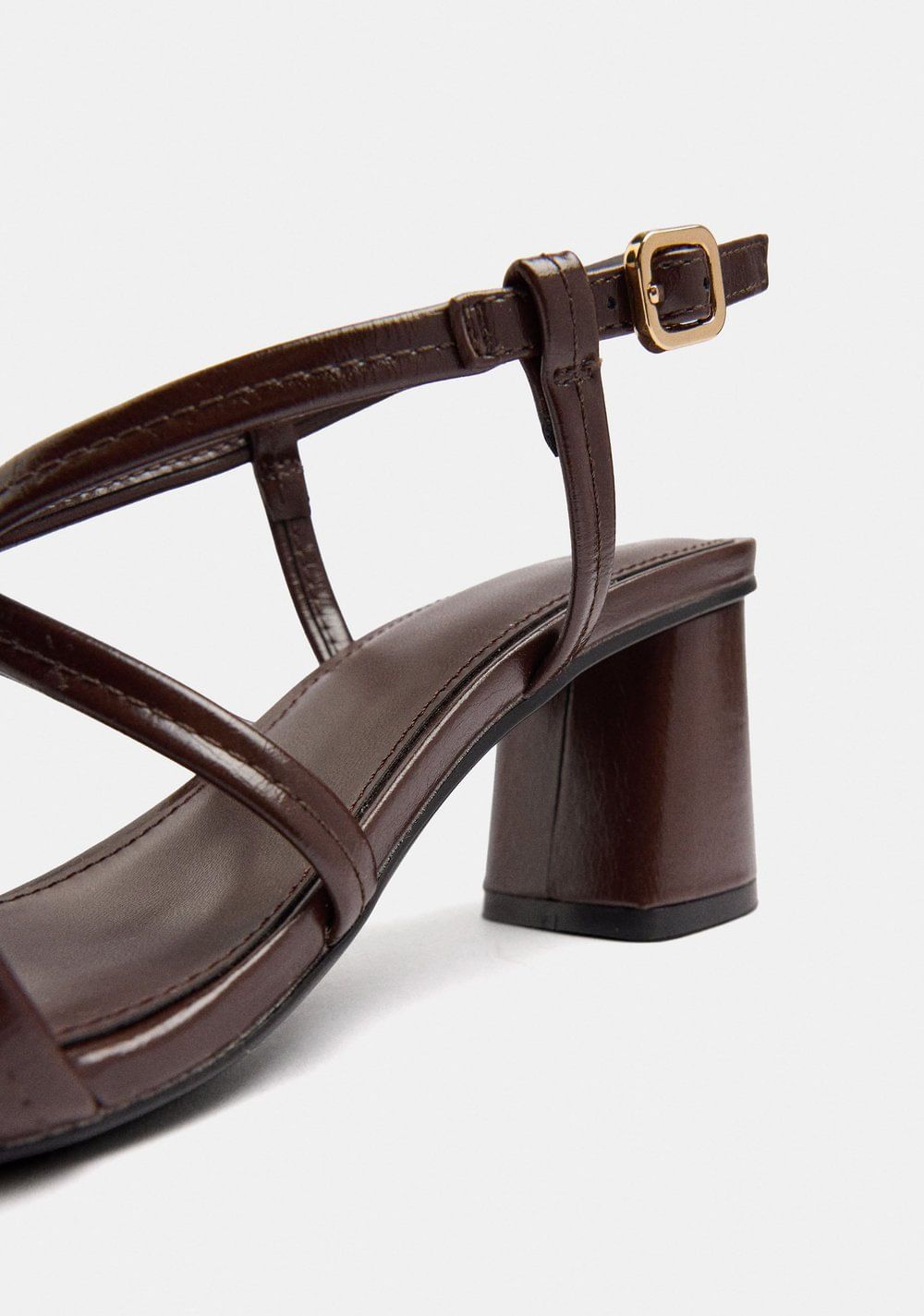 Sandalias de Tacón Ancho Tiras Cruzadas Parfois 5