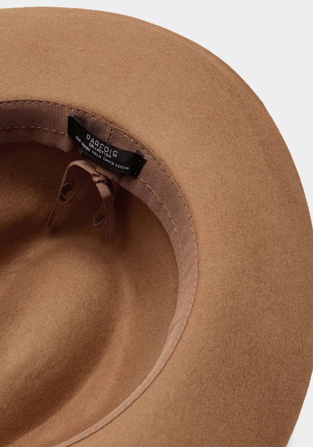 Sombrero de Lana Detalle de Cinturón Parfois 5