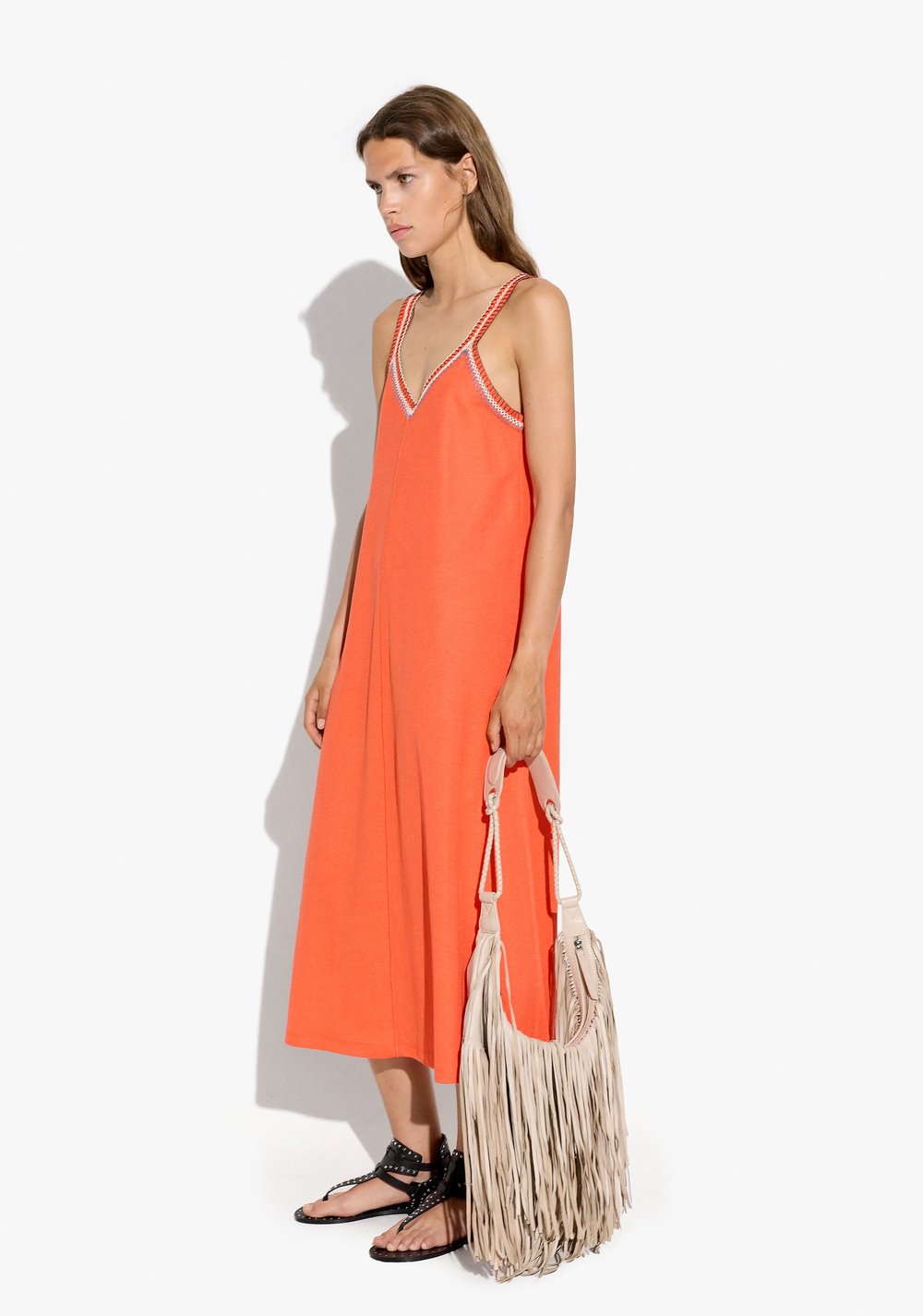 Vestido Midi Liso con Tirantes Parfois 2