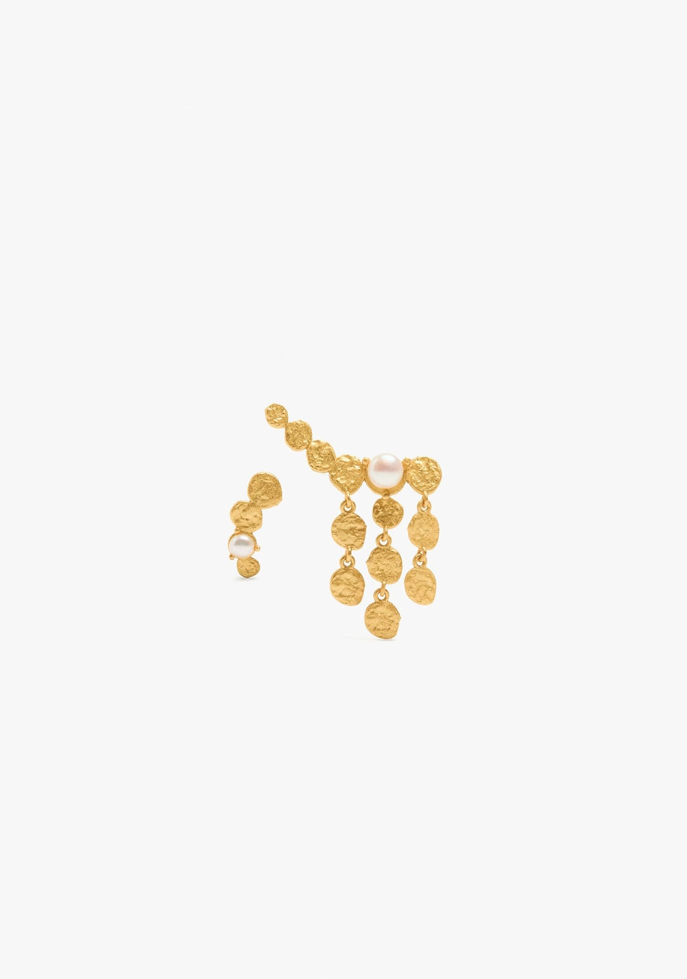 Zarcillos Asimétricos con Perla Baño de Oro 18k Parfois Imagen Principal