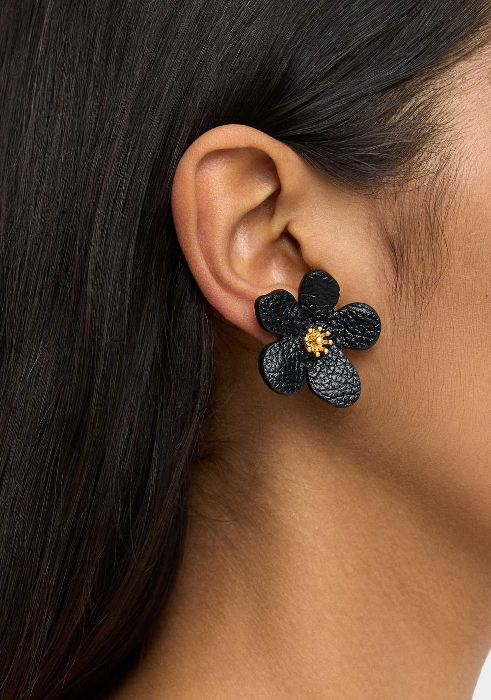 Zarcillos Maxi Flor Efecto Piel Parfois 2